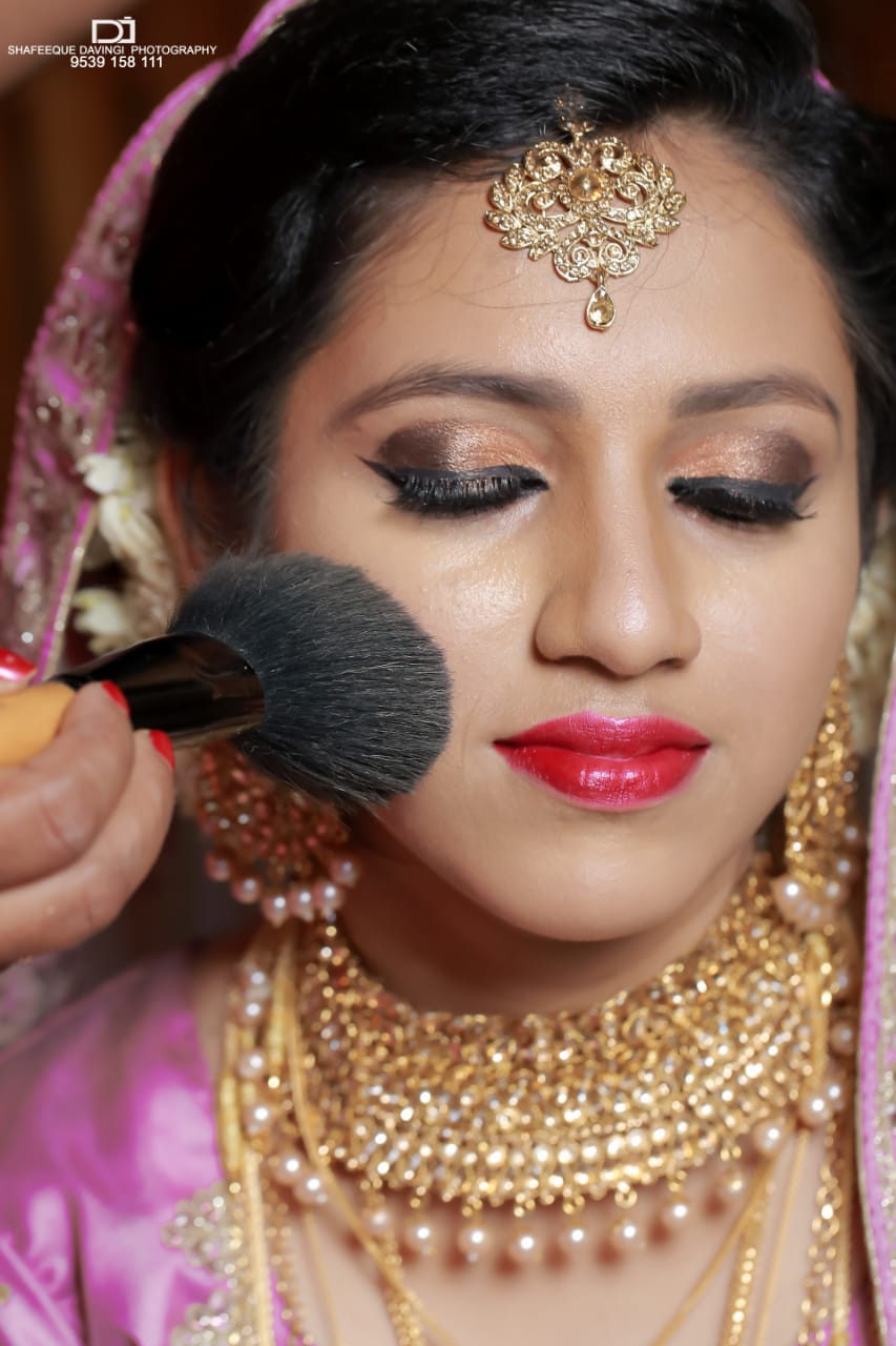 IZZA BRIDAL MAKEUP STUDIO MANJERI