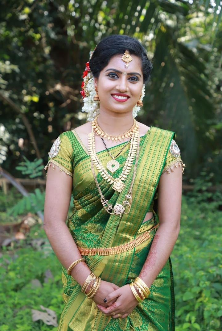 IZZA BRIDAL MAKEUP STUDIO MANJERI